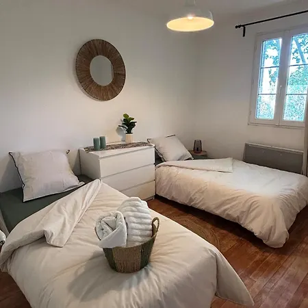 Holiday home Maison Clim - Arenes - Train Station 6 People Arles